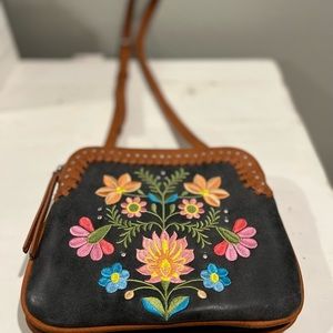Super cute purse!